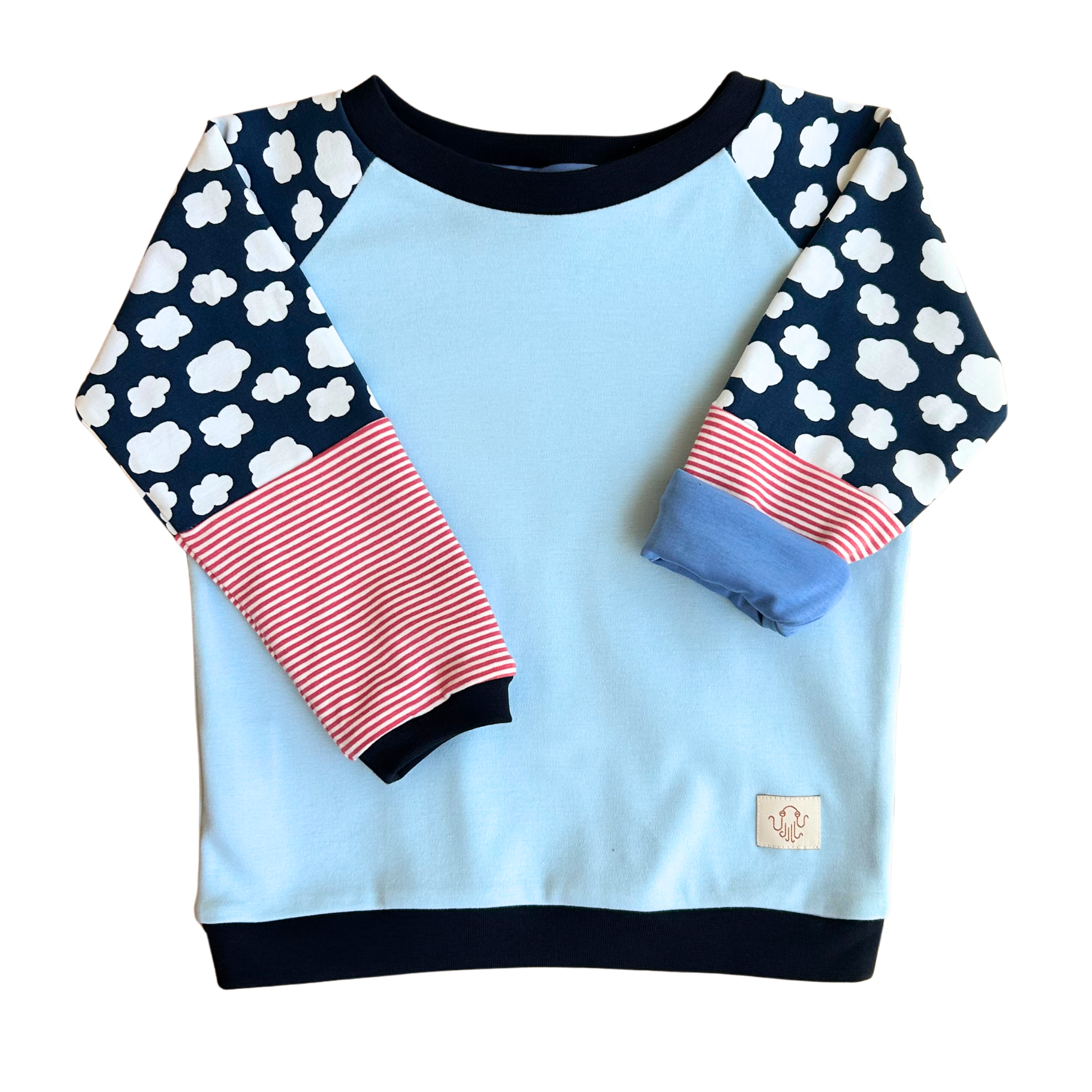 15. Mitwachsender Sweater Kinder ganzjährig | Bio Jersey | Blau - Wolken - rosa gestreift