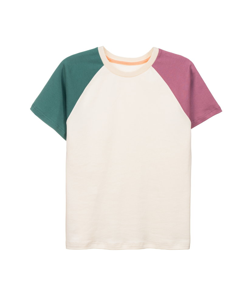Faires T-Shirt in Weiß mit Raglan Ärmeln aus Bio-Baumwolle der Marke Oktopulli