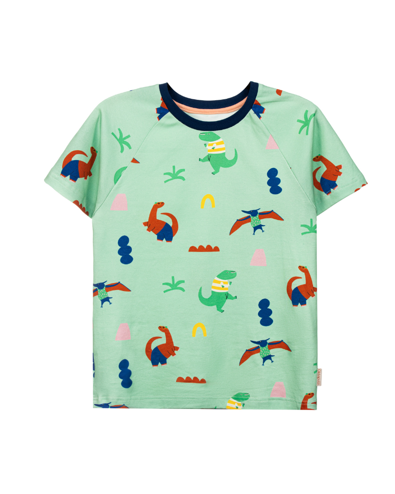 Raglan Shirt mit dem Motiv Dino Party aus fairer Bio-Baumwolle von der Marke Oktopulli