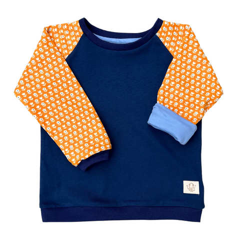 Besondere Kinderkleidung | mitwachsendes Langarmshirt 01/04