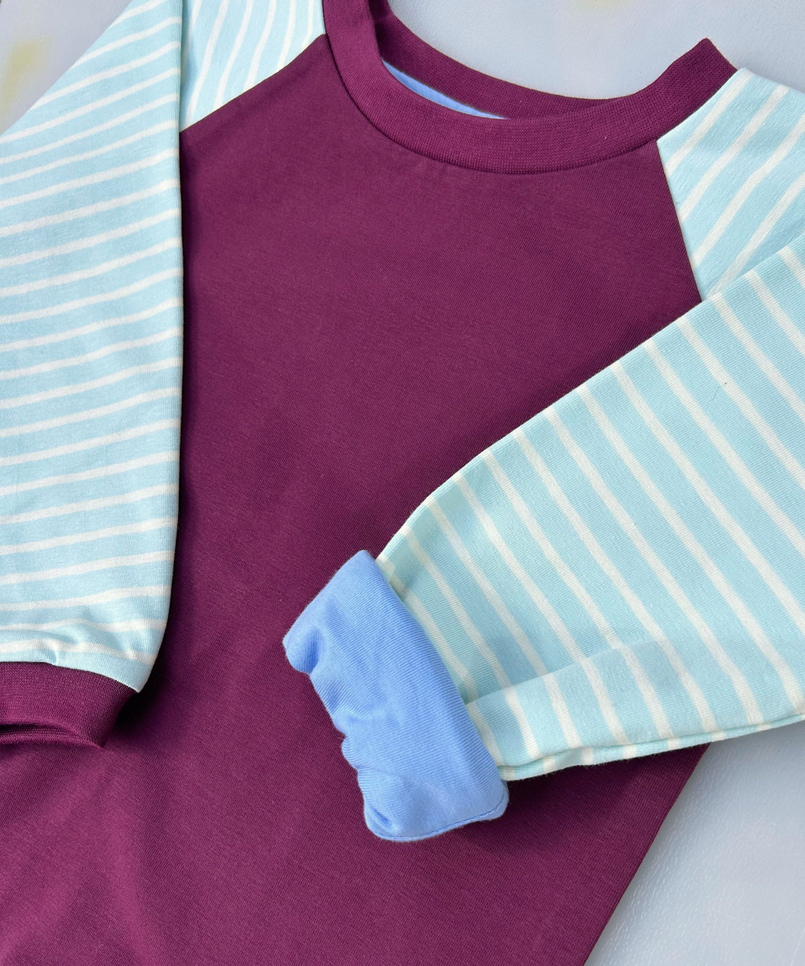 Mitwachsendes leichtes Langarmshirt aus Bio Baumwolljersey Kinder | Pflaume- Hellblau