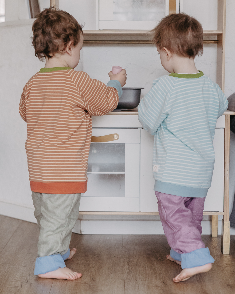 Mitwachsendes leichtes Langarmshirt aus Baumwolljersey Kinder | Himmelblau - gestreift