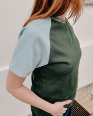 Unisex T-Shirt aus Bio Baumwoll-Jacquard  | Waldgrün - Himmelblau