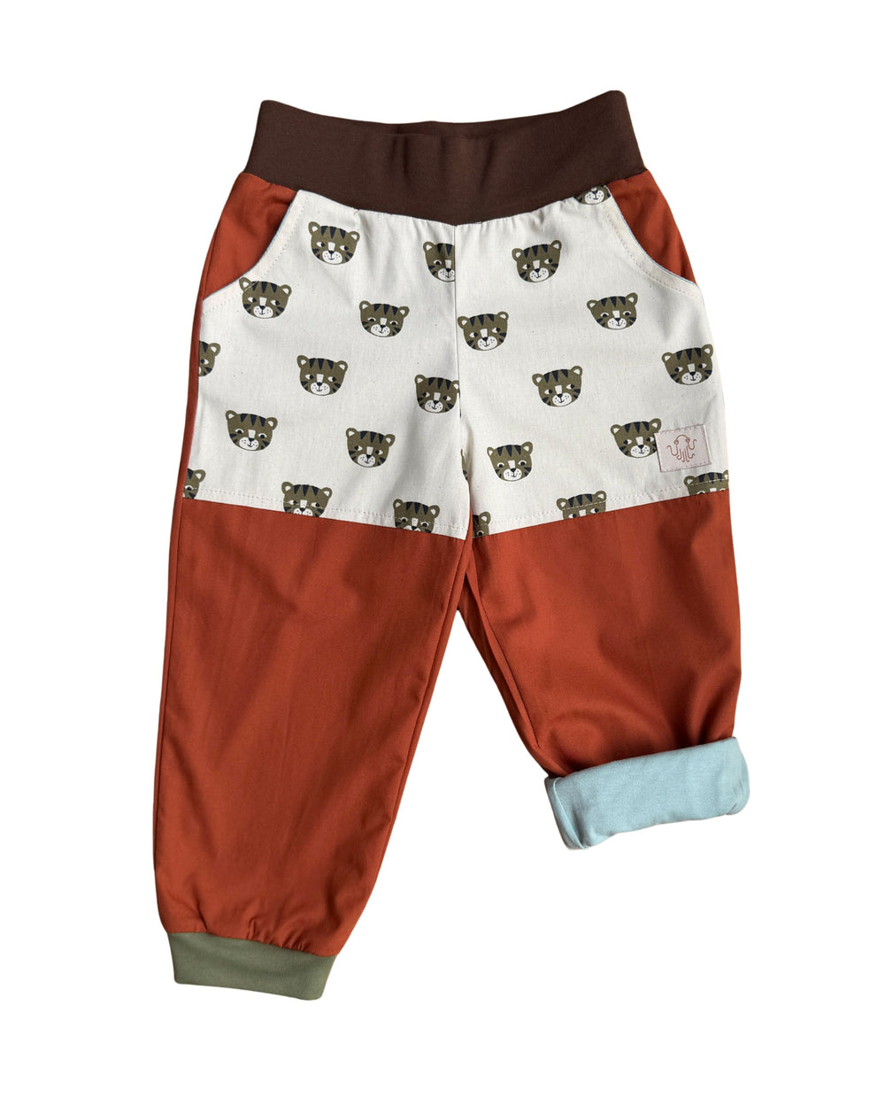 Limitierte Mitwachsende Kinderhose ganzjährig | Bio-Popeline | Kleine Raubkatze