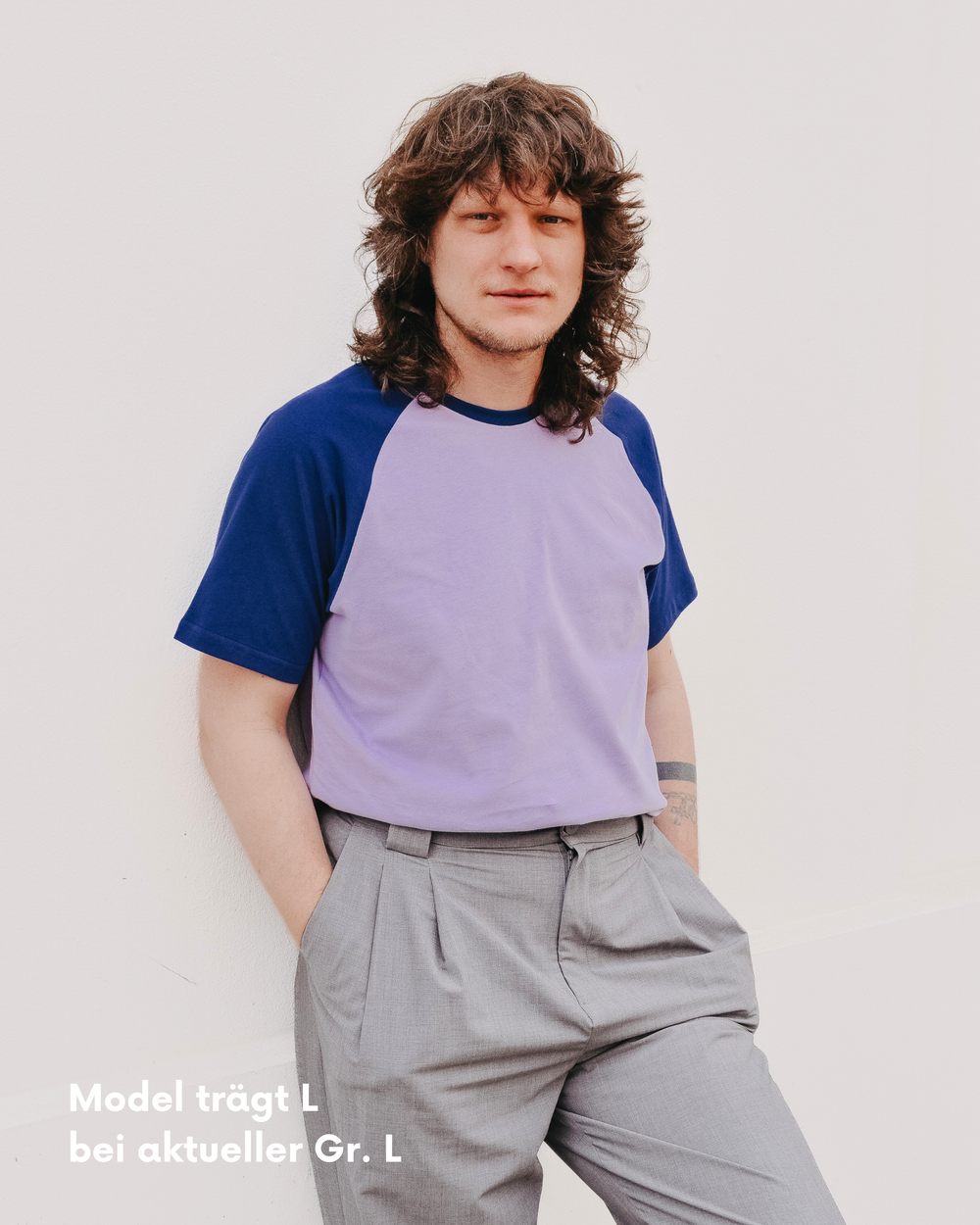 Luftig leichtes Unisex T-Shirt aus Bio Baumwoll Jersey  | Avocadogrün -  Dunkelblau