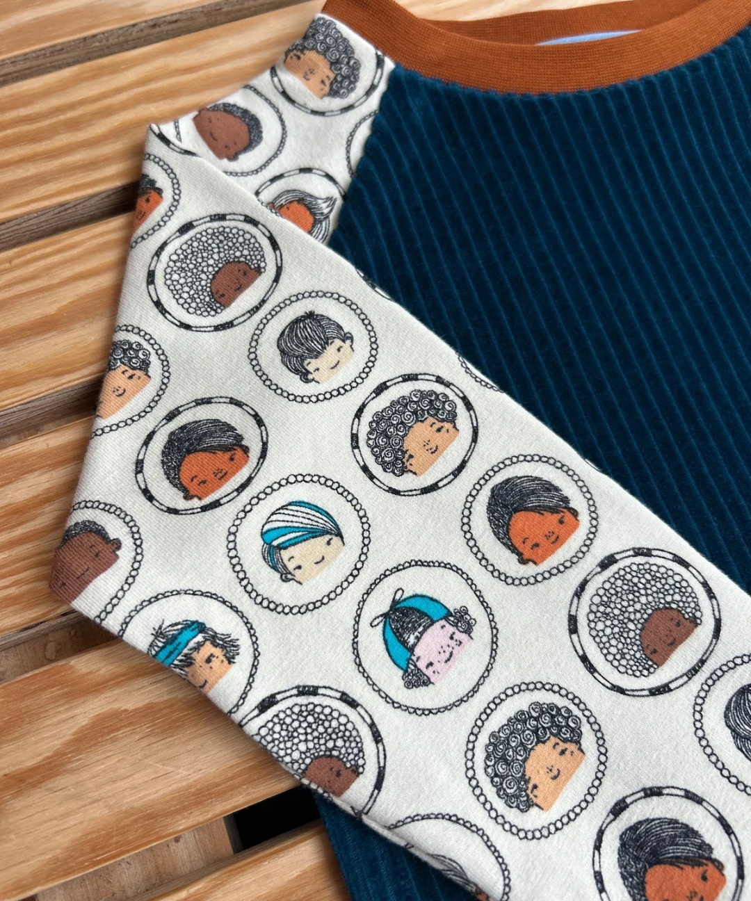41. Mitwachsender Sweater Kinder ganzjährig | Bio Jersey + Cordnicki | Kinder dieser Welt