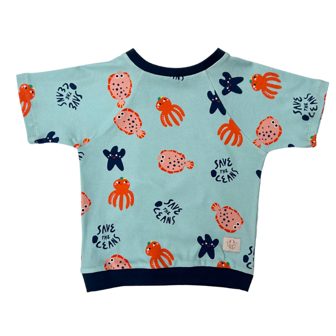  Kurzarm-Shirt im Unisex-Schnitt für Kinder mit eigenem Motivstoff mit Meerestieren 